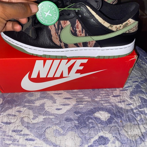 stockx dunk camo